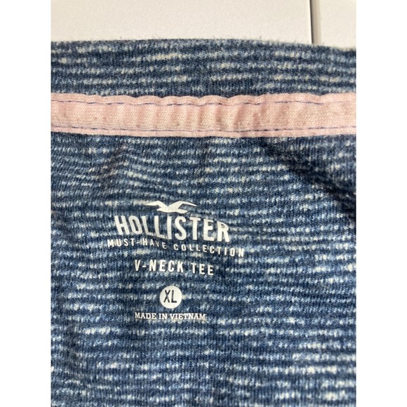 Hollister Co. SIZE Large 2 T-Shirt Lot - Excellent Condition - Picture 9 of 9